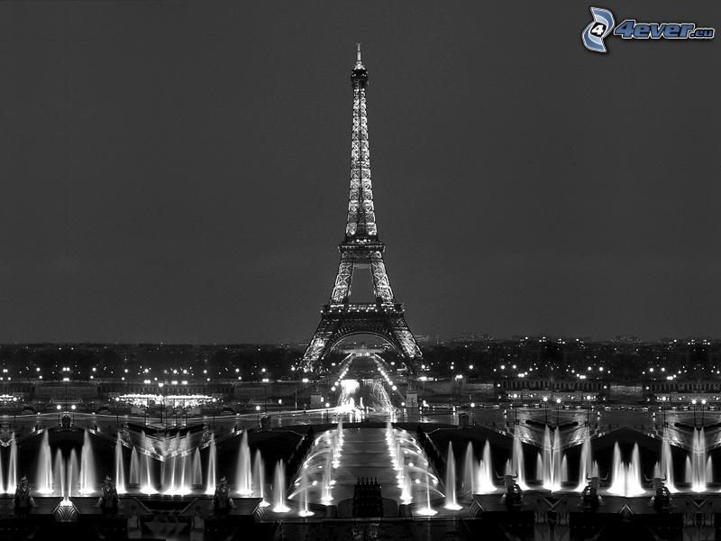 Eiffel-torony éjjel, szökőkutak, kivilágítás