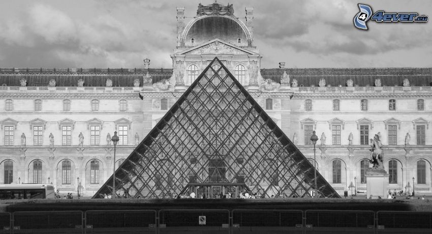 Louvre, piramis, Párizs, Franciaország, fekete-fehér