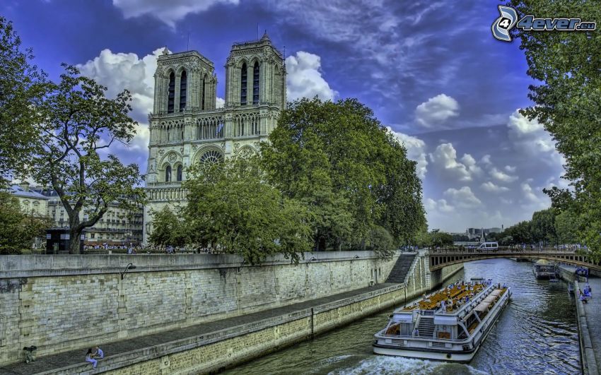 Notre Dame, Szajna, Párizs, turistahajó, HDR