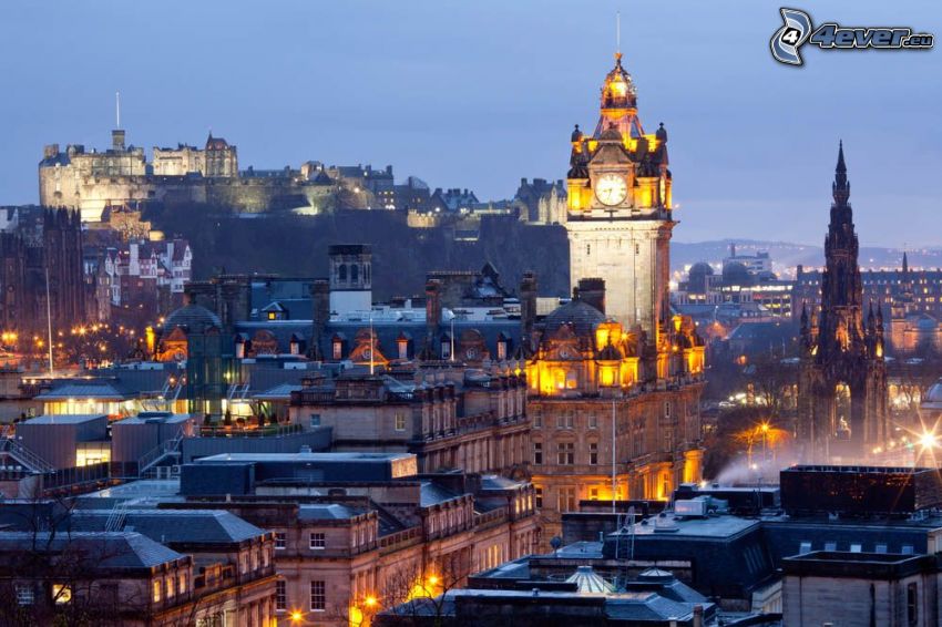 Edinburgh, templomtorony, Edinburgh-i vár, esti város