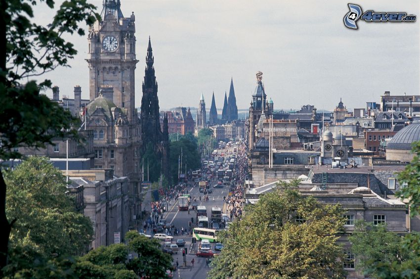 Edinburgh, templomtorony, utca