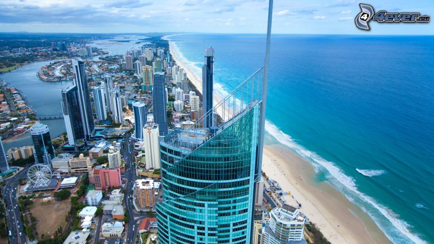 Gold Coast, felhőkarcolók, nyílt tenger, homokos tengerpart