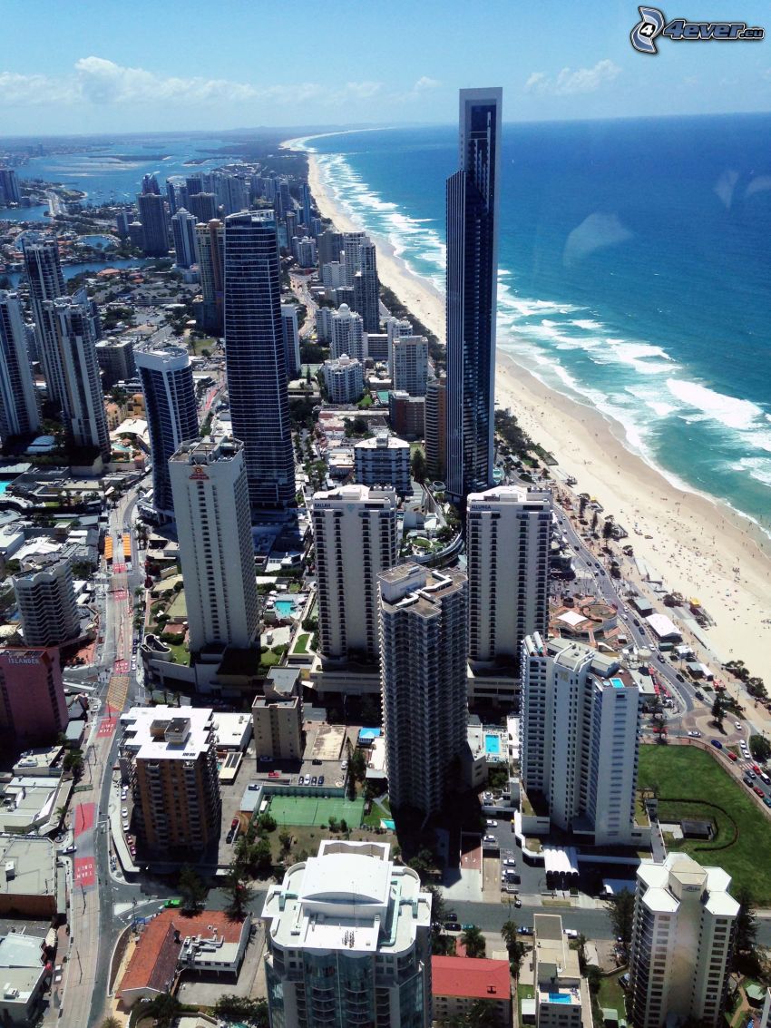 Gold Coast, felhőkarcolók, nyílt tenger, homokos tengerpart
