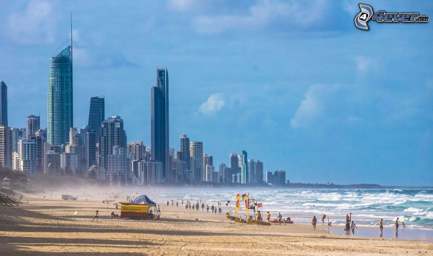 Gold Coast, felhőkarcolók, tenger, homokos tengerpart