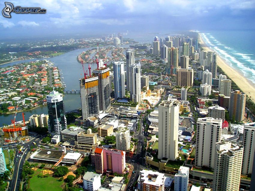 Gold Coast, felhőkarcolók, tenger