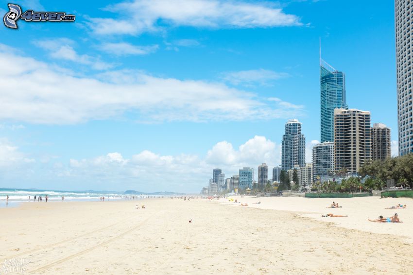 Gold Coast, homokos tengerpart, felhőkarcolók