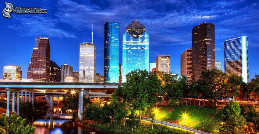 Houston, éjszakai város, felhőkarcolók, hidak