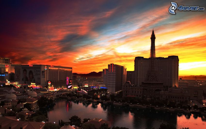 Las Vegas, Eiffel-torony, narancssárga naplemente, házak, folyó