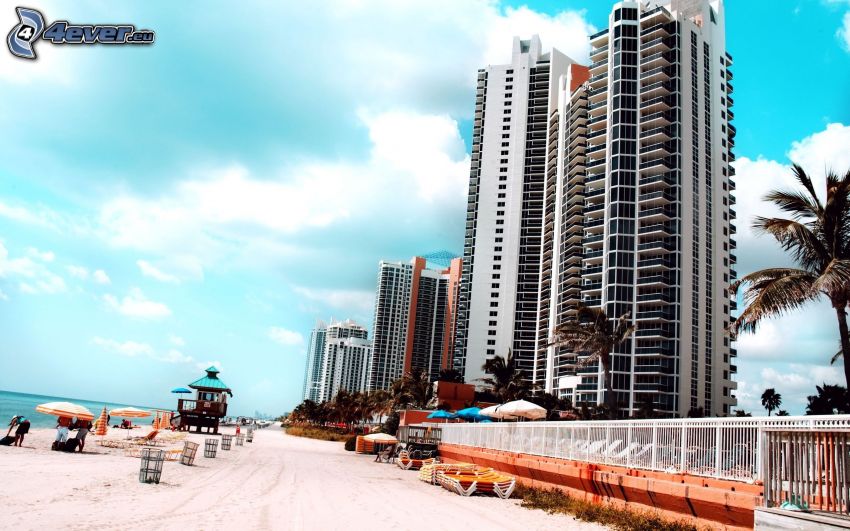 Miami, felhőkarcolók, strand
