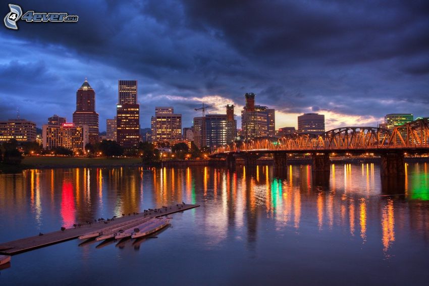 Portland, éjszakai város, kivilágított híd