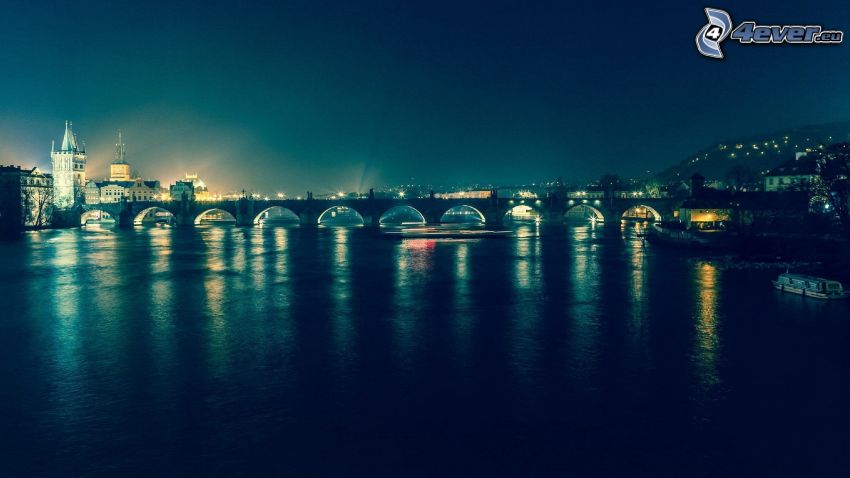 Prága, éjszakai város