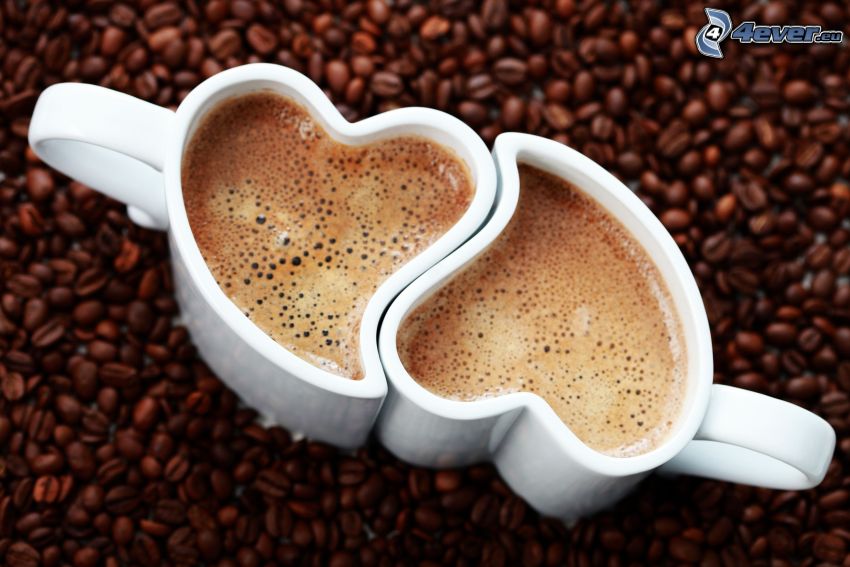 csésze kávé, kávészemek, szív alakú csésze