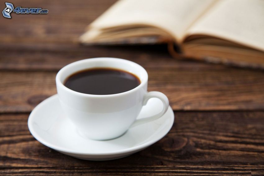 csésze kávé, könyv