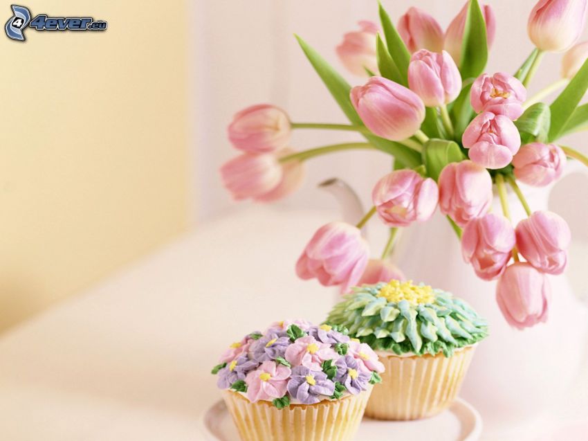 rózsaszín tulipánok, sütemények