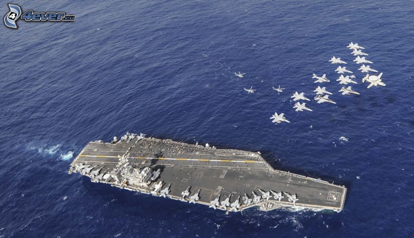 USS Nimitz, repülőgép-anyahajó, vadászrepülőgépek, tenger