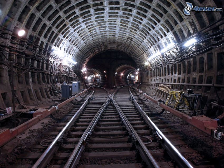 vasúti alagút, sínek