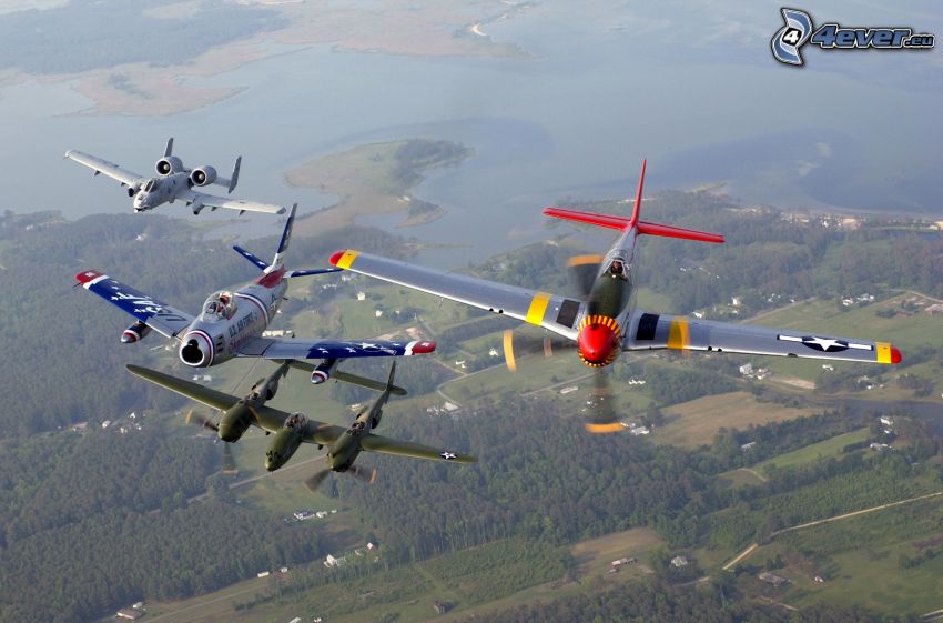 Történelmi repülőgépek, légiparádé
