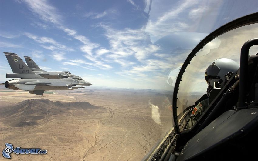 F 16-os vadászrepülők, pilóta