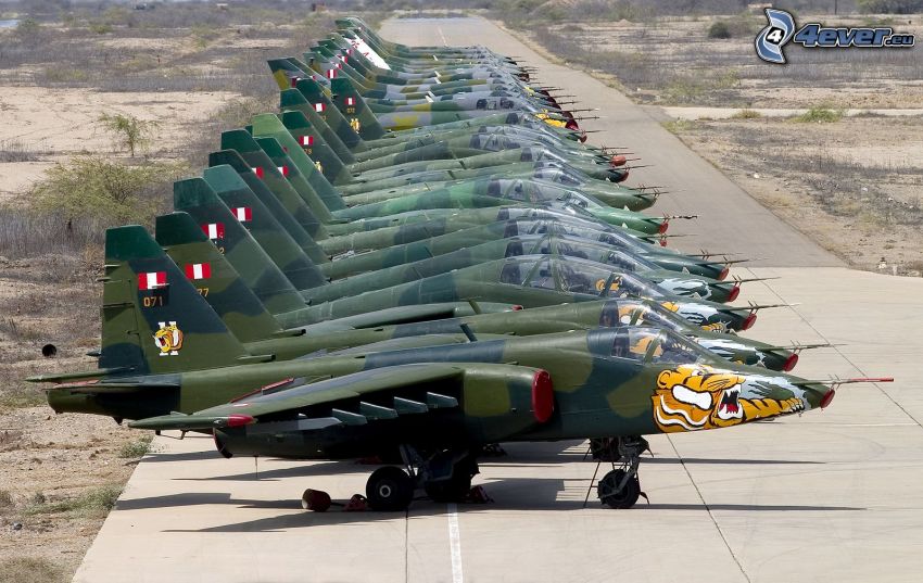Sukhoi Su-25, vadászrepülőgépek