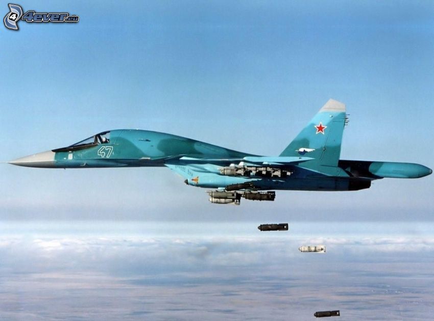 Sukhoi Su-34, vadászrepülőgép, felhők felett, bombázás, rakéták