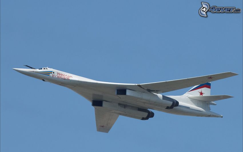 Tupolev Tu-160, kék ég