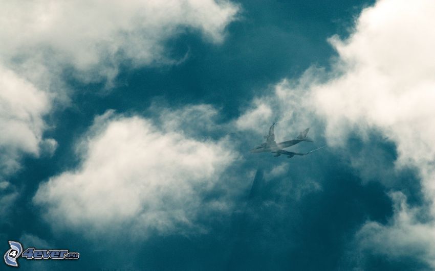 vadászrepülőgép, felhők