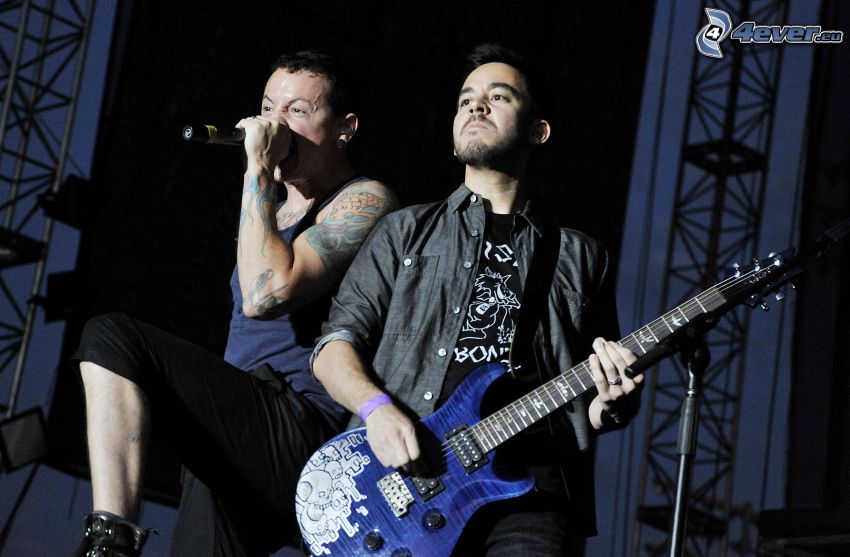 Mike Shinoda, Chester Bennington, gitáros
