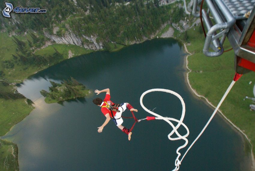 Bungee jumping, tó