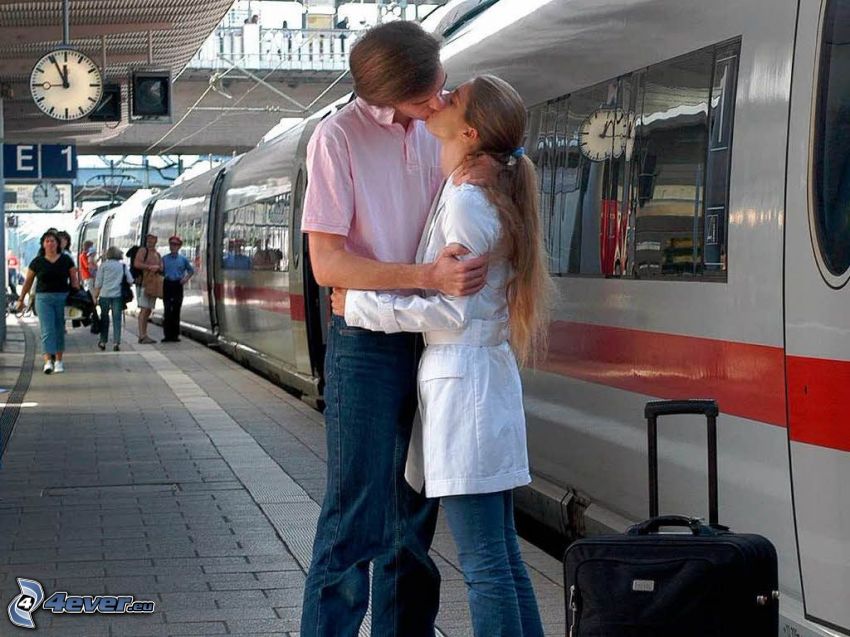 ölelkező pár, csók, búcsúzás, ICE 3, vasútállomás