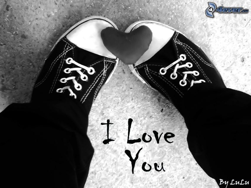 I love you, szivecske, lábak, fekete cipők