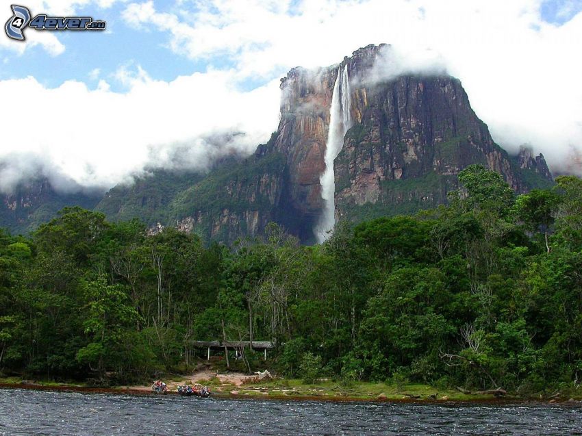 Angel-vízesés, erdő, folyó, felhők, Venezuela