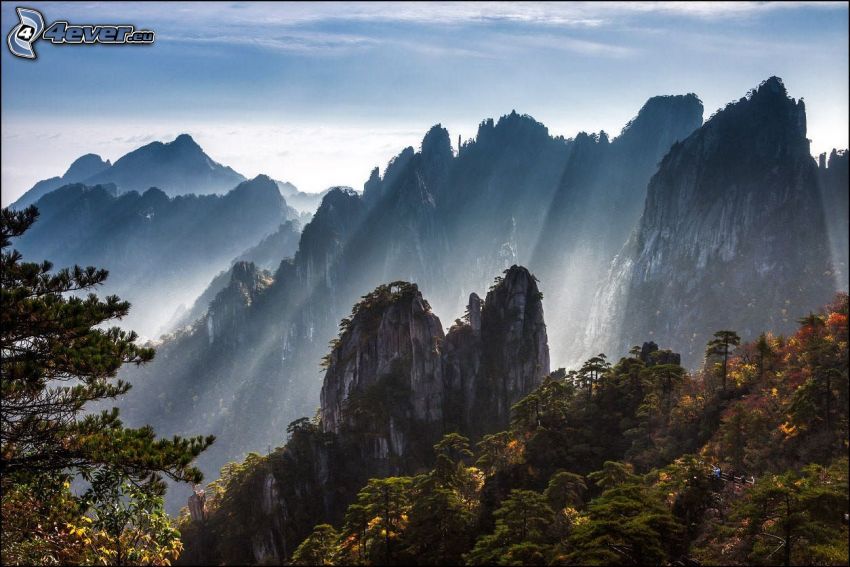 Huangshan, sziklás hegységek, napsugarak
