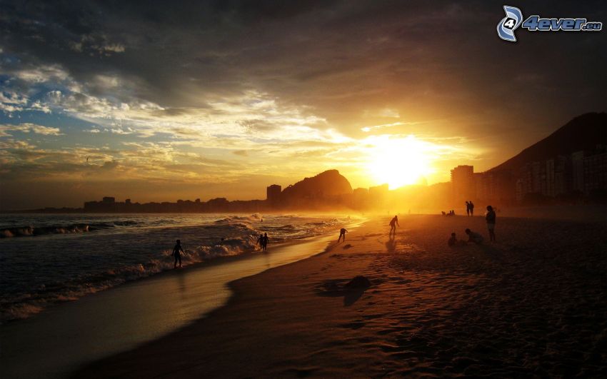 Copacabana, Rio De Janeiro, tengerpart naplementekor