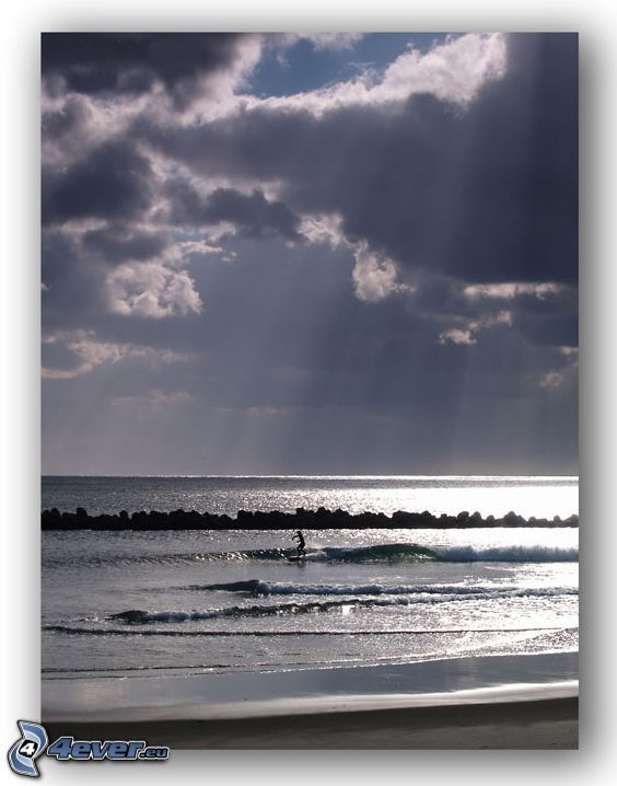 szörfözés, strand, tenger, hullámok a parton, felhők, napsugarak