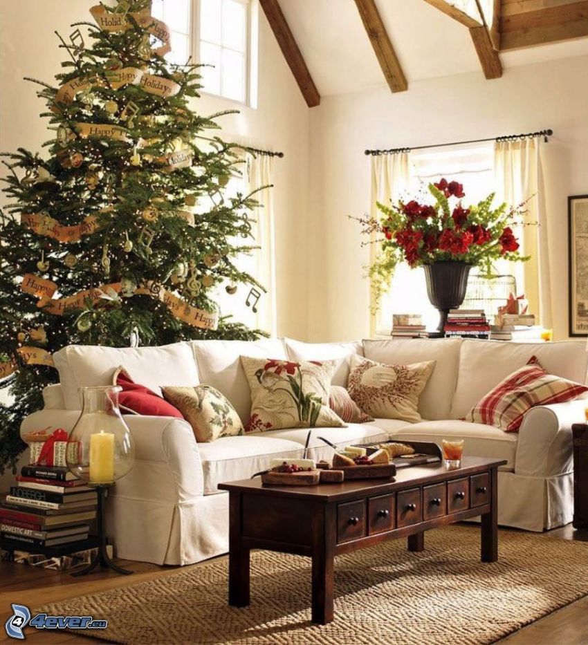 szoba karácsonyi díszítéssel, nappali, kanapé, karácsonyfa