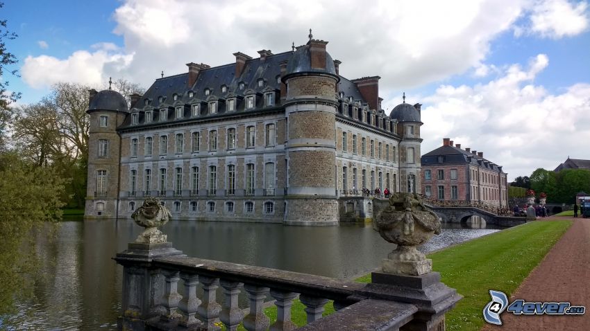 Château de Belœil, jezioro