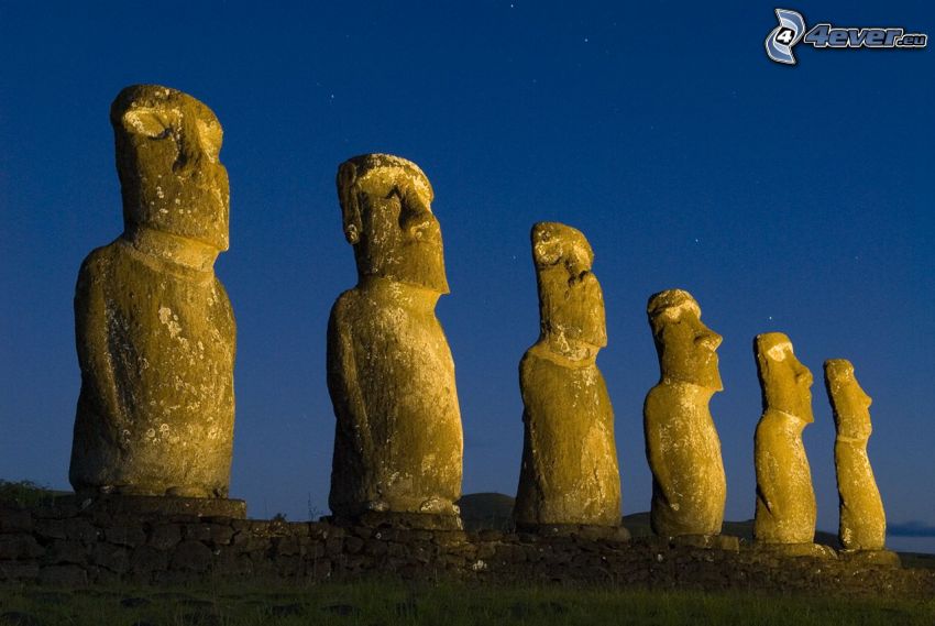 posągi Moai, wyspy wielkanocne