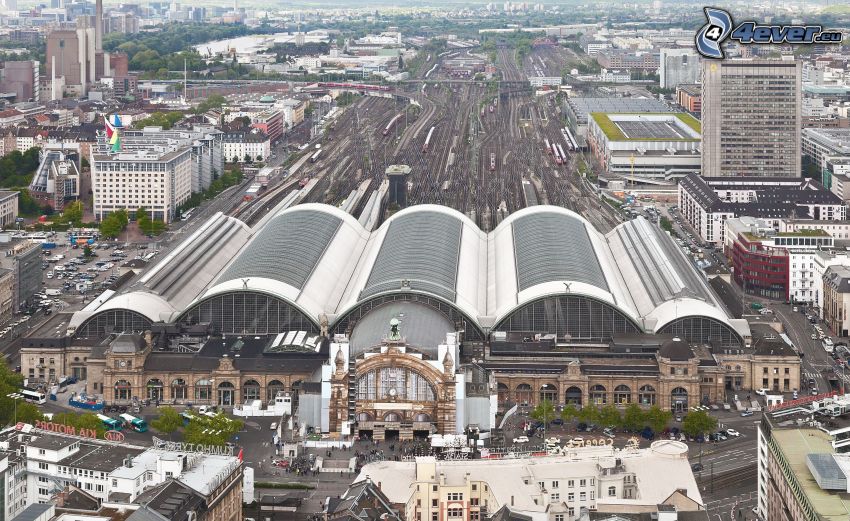 stacja kolejowa, Frankfurt, widok na miasto