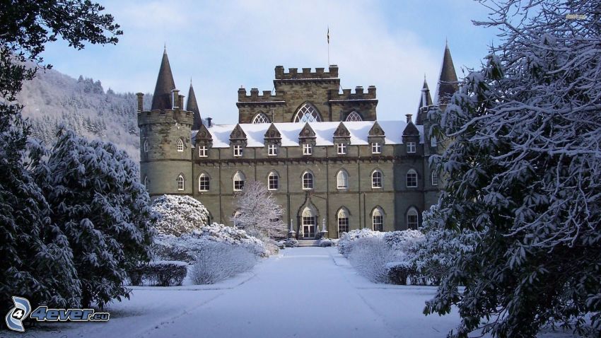 Zamek Inveraray, śnieg