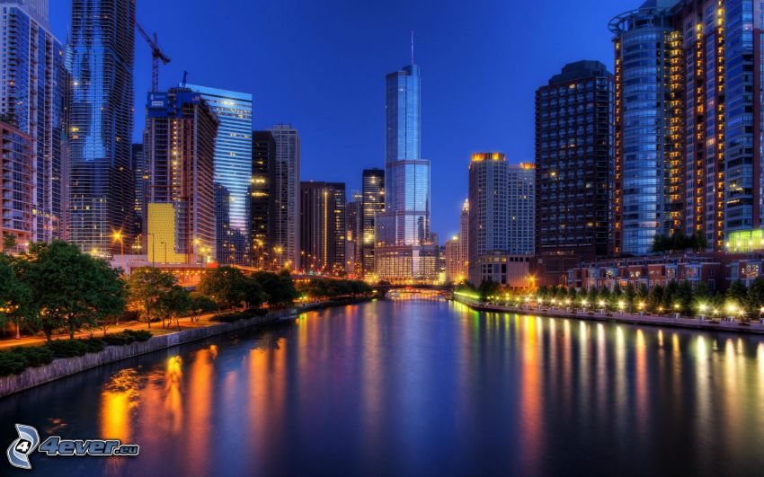 Chicago, miasto nocą, rzeka