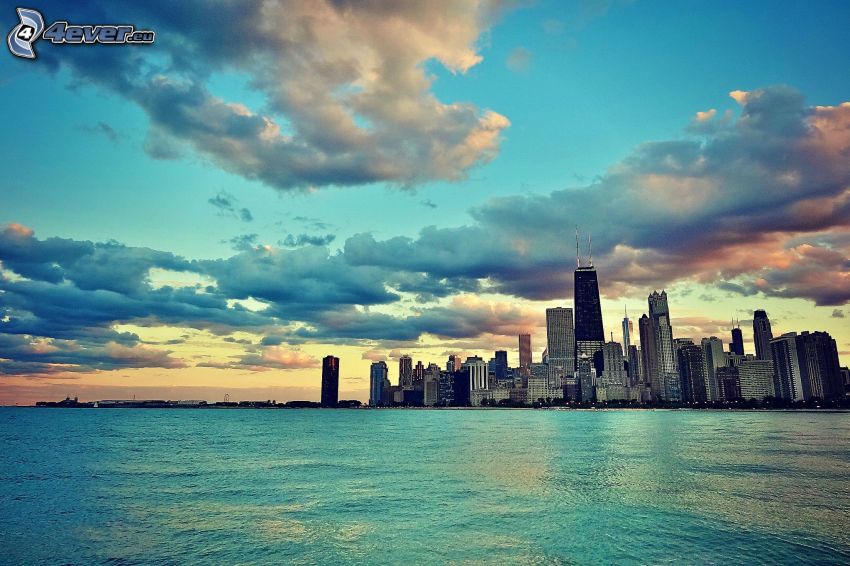 Chicago, wieżowce, morze, chmury