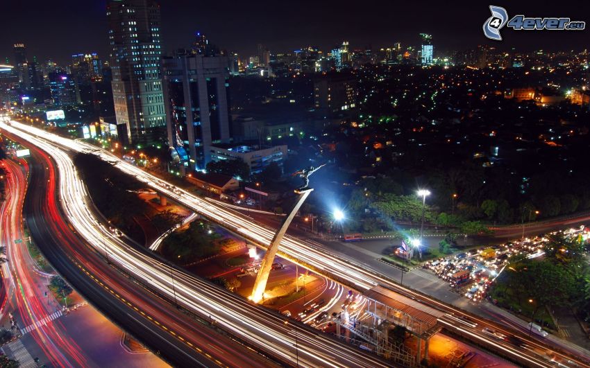 Jakarta, miasto nocą, autostrada