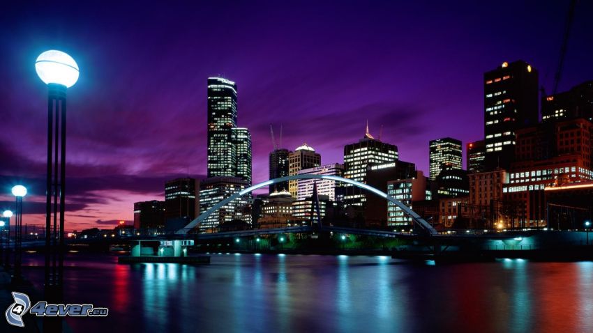 Melbourne, miasto nocą, wieżowce