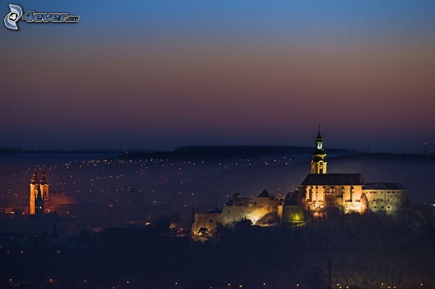 Nitra, zamek, noc, światła