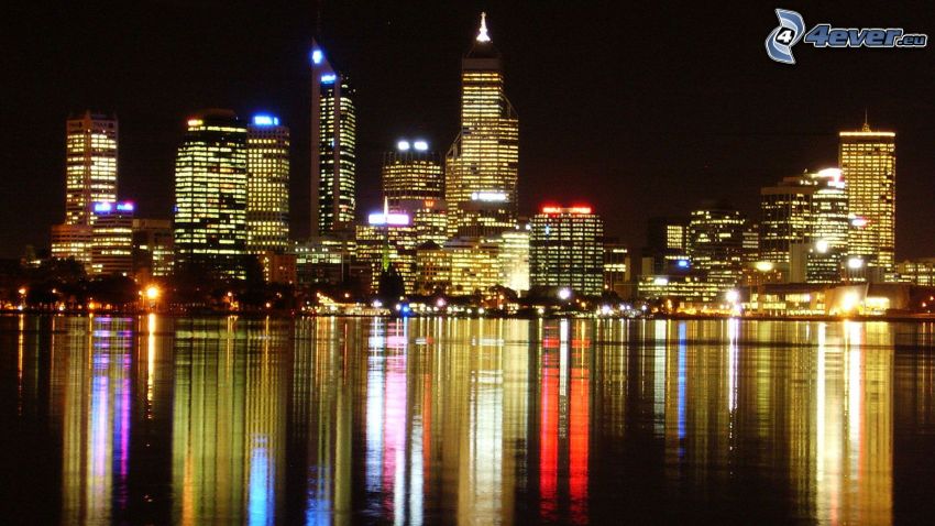 Perth, wieżowce, miasto wieczorem