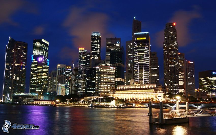 Singapur, wieżowce, miasto nocą