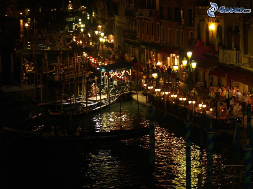Wenecja, miasto nocą