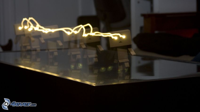 papierowy robot, szkło, lightpainting