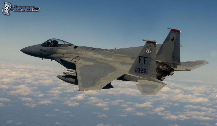 F-15 Eagle, chmury