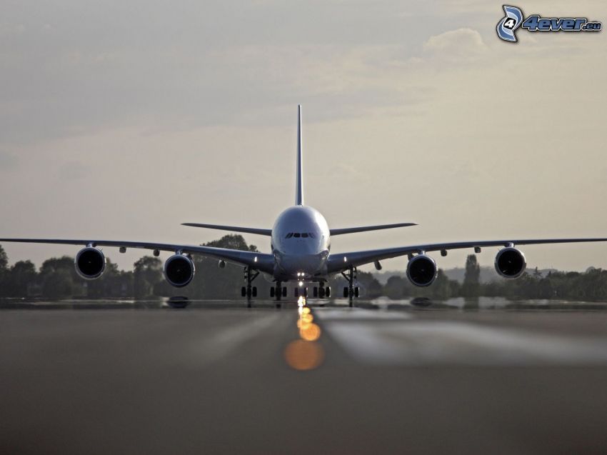 Airbus A380, lotnisko
